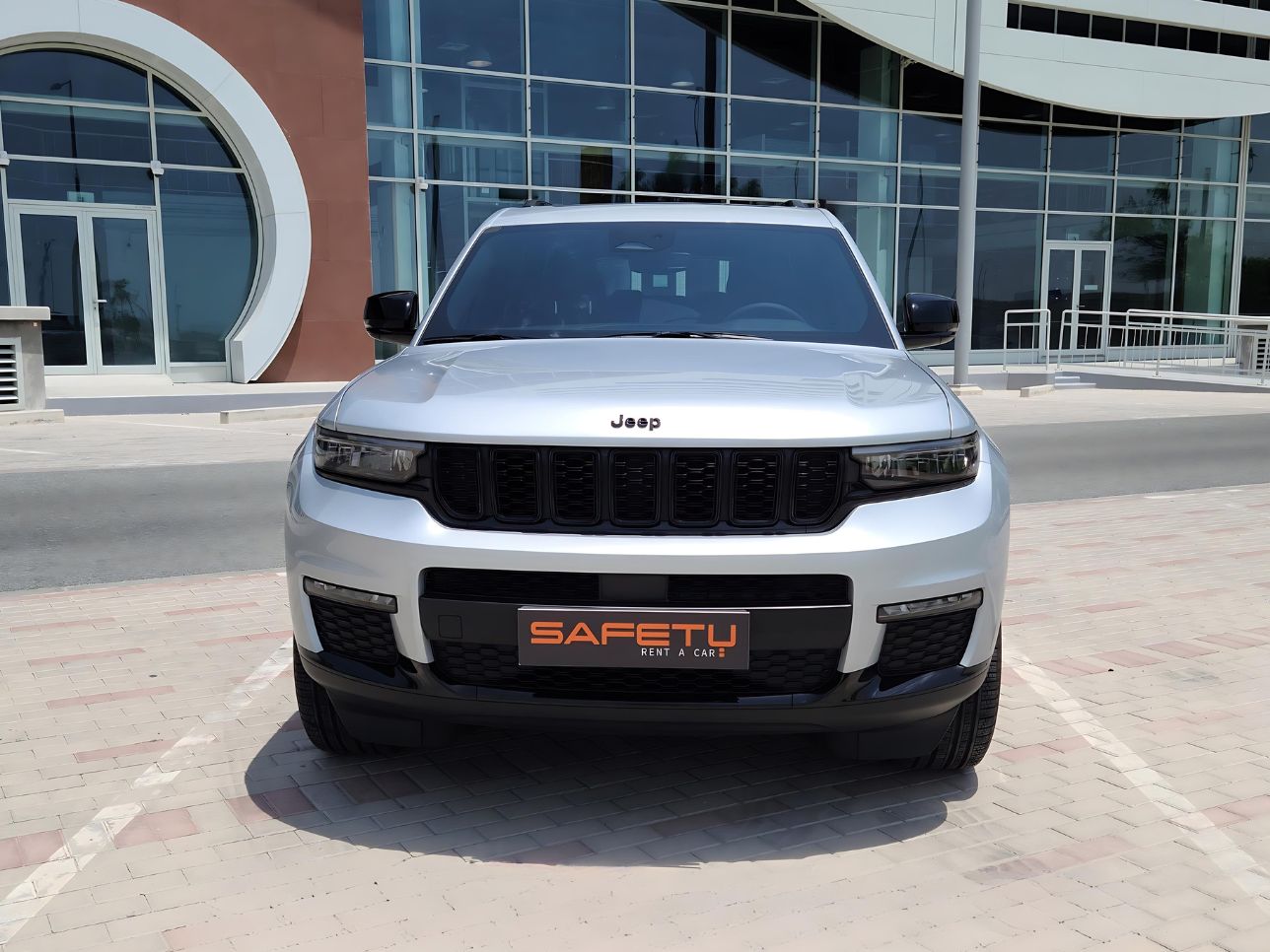 jeep-grand-cherokee-altitude-embark-on-an-unforgettable-adventure-in